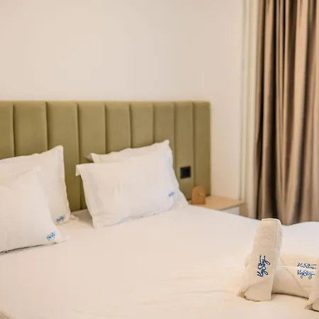Carisma In Odyssey Pools And Parking Appartement Năvodari