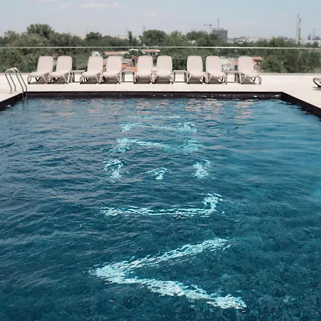 Carisma In Odyssey Pools And Parking *